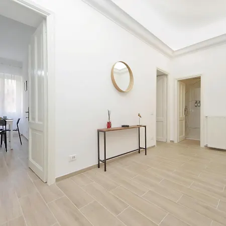 - Steps From Tiburtina Station By Hostand * Roma