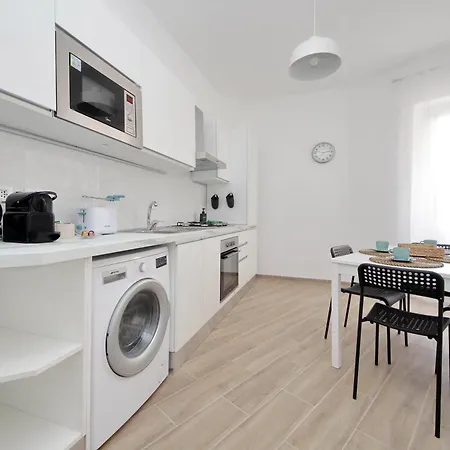- Steps From Tiburtina Station By Hostand Apartamento